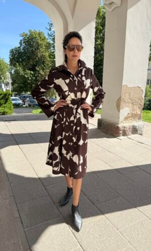 Marškinių tipo suknelė iki blauzdų rudai balta