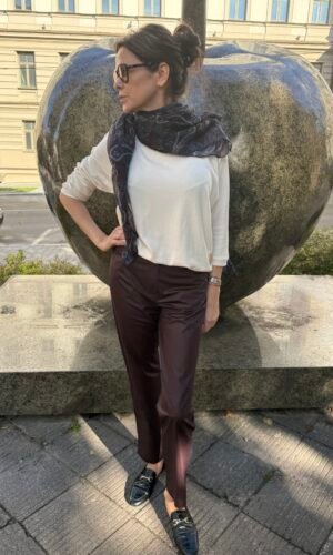 Baklažano spalvos kelnės