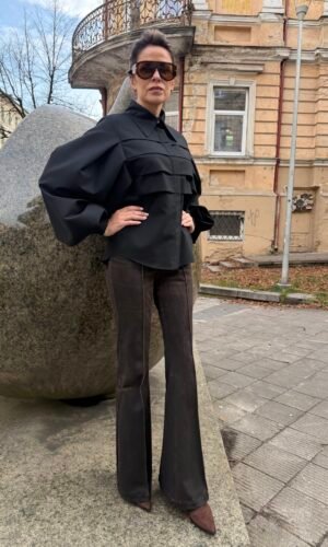 Juodi vilnos marškinukai