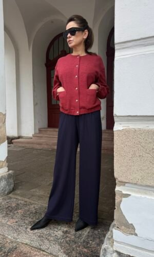 Raudonas chanel tipo audinio medvilnės megztukas su sagutėm