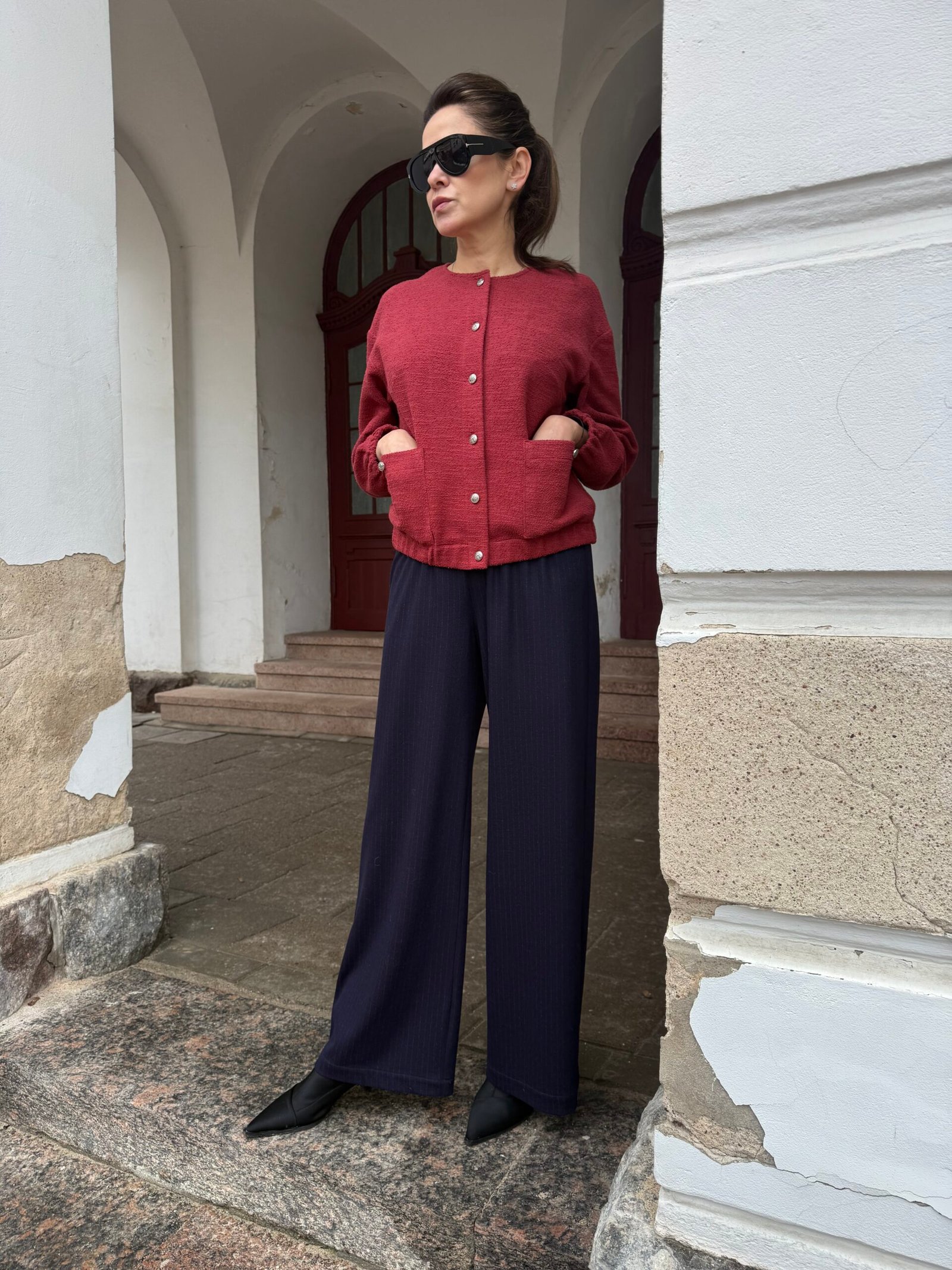 Raudonas chanel tipo audinio medvilnės megztukas su sagutėm