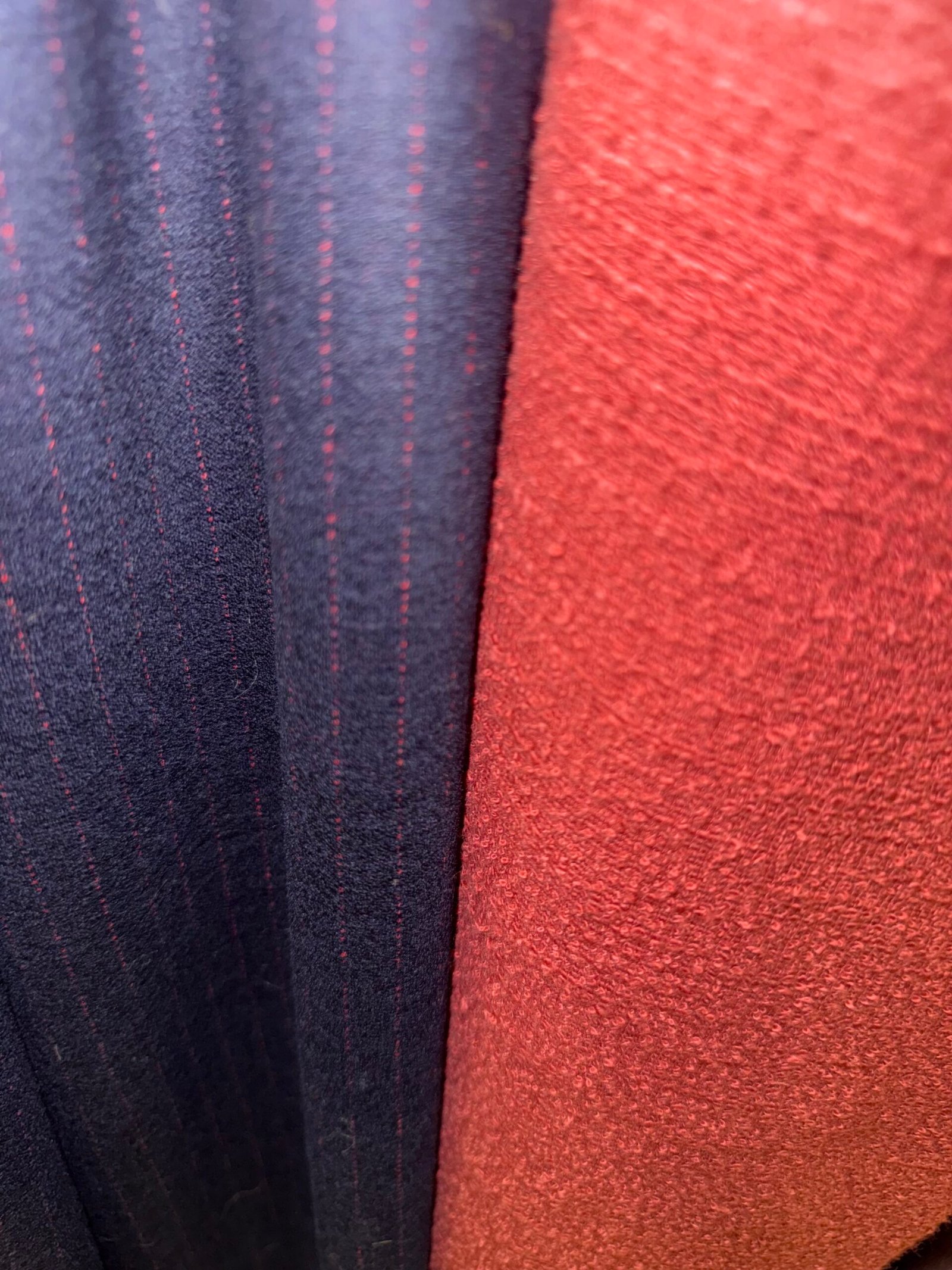 Raudonas chanel tipo audinio medvilnės megztukas su sagutėm - Image 3