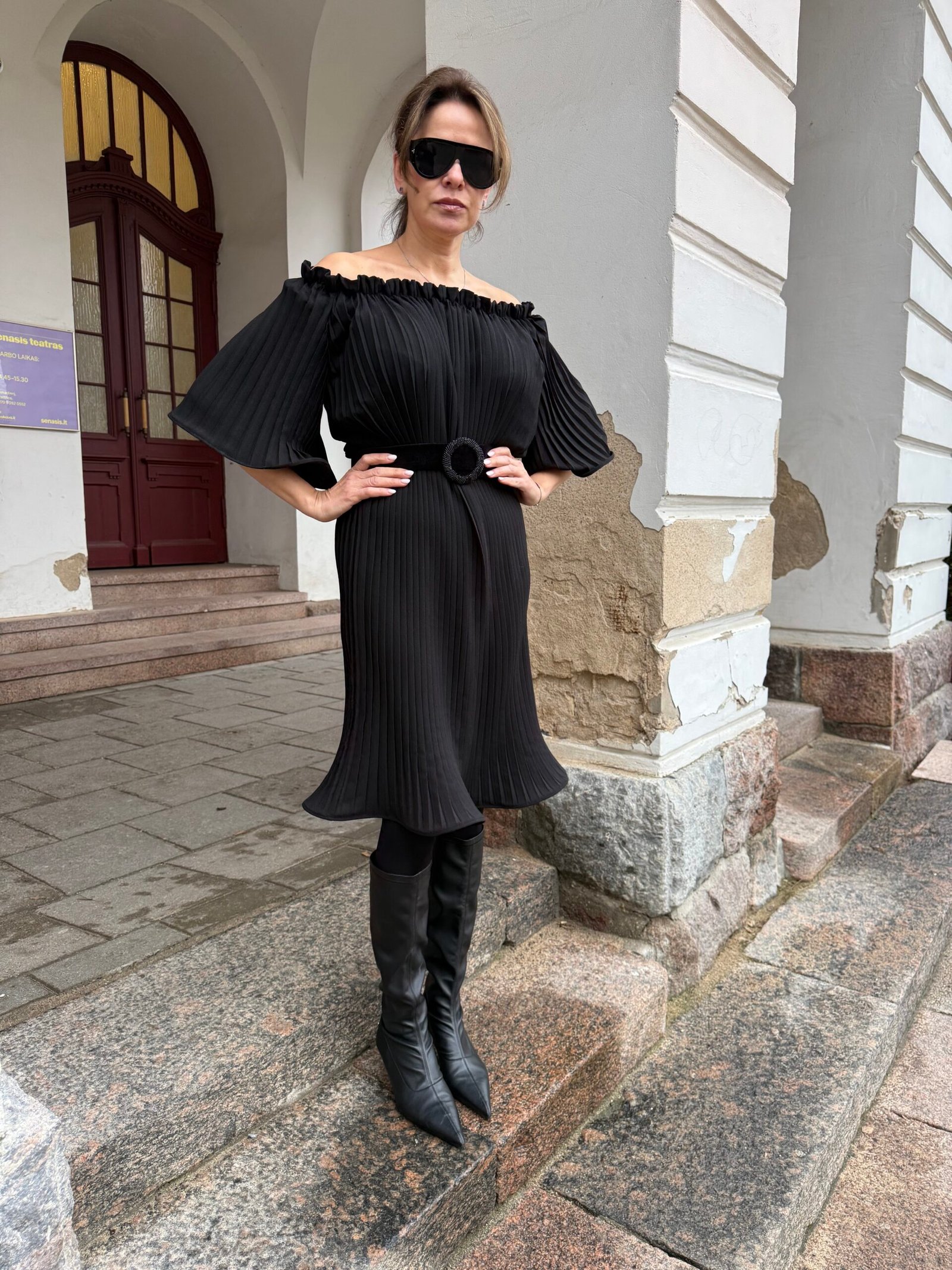 Juoda gofruota midi suknelė moterims - Image 2