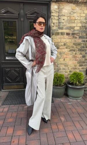 Lininės laisvo kirpimo kelnės.