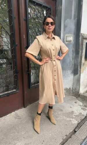 Gelsvos spalvos suknelė su sagutėmis