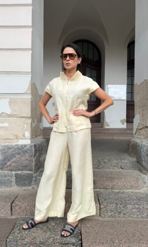 Lininės laisvo kirpimo kelnės.