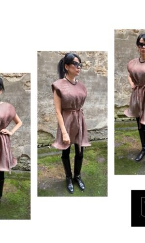 Ruda gofruota suknelė su petukais